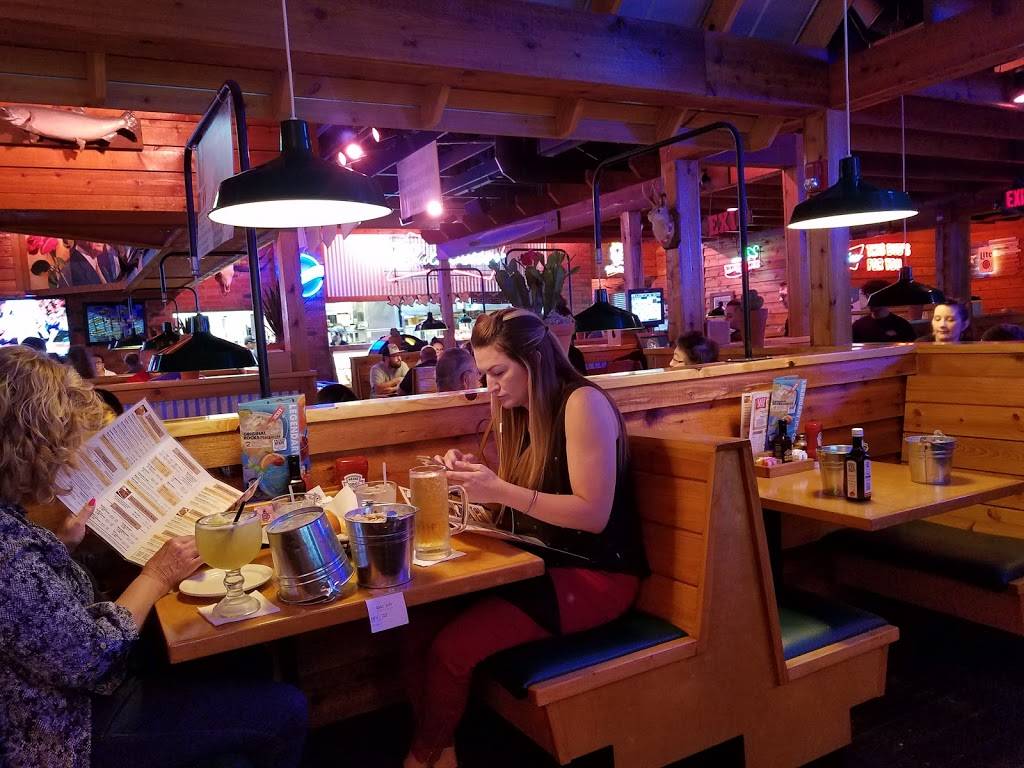 Texas Roadhouse | restaurant | 3000 Crystal Springs, Bedford, TX 76021, USA | 8178580427 OR +1 817-858-0427