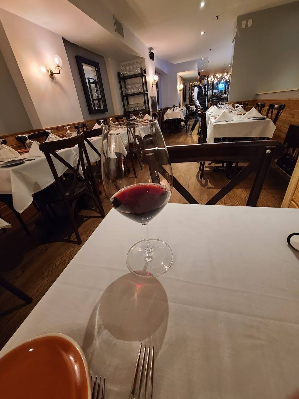 Shiraz Kitchen & Wine Bar | restaurant | 111 W 17th St, New York, NY 10011, USA | 2125170840 OR +1 212-517-0840