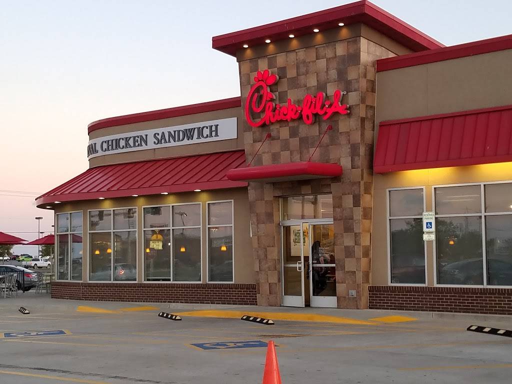 Chick-fil-A | restaurant | 1724 Garth Brooks Blvd, Yukon, OK 73099, USA | 4053546280 OR +1 405-354-6280
