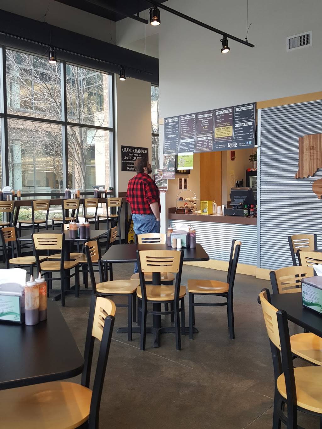 Smokey Ds BBQ | restaurant | 601 Locust St, Des Moines, IA 50309, USA | 5152453800 OR +1 515-245-3800