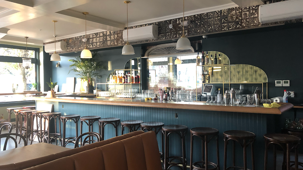 Mama Roux | restaurant | 96 Broadway, Newburgh, NY 12550, USA | 8455615363 OR +1 845-561-5363