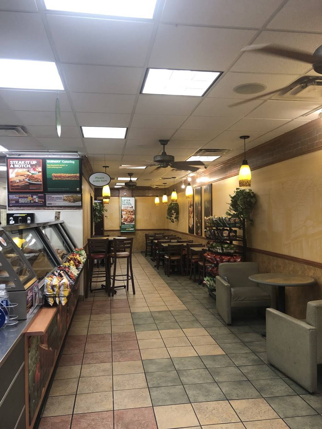 Subway | restaurant | 5800 S Lewis Ave, Tulsa, OK 74105, USA | 9187944398 OR +1 918-794-4398