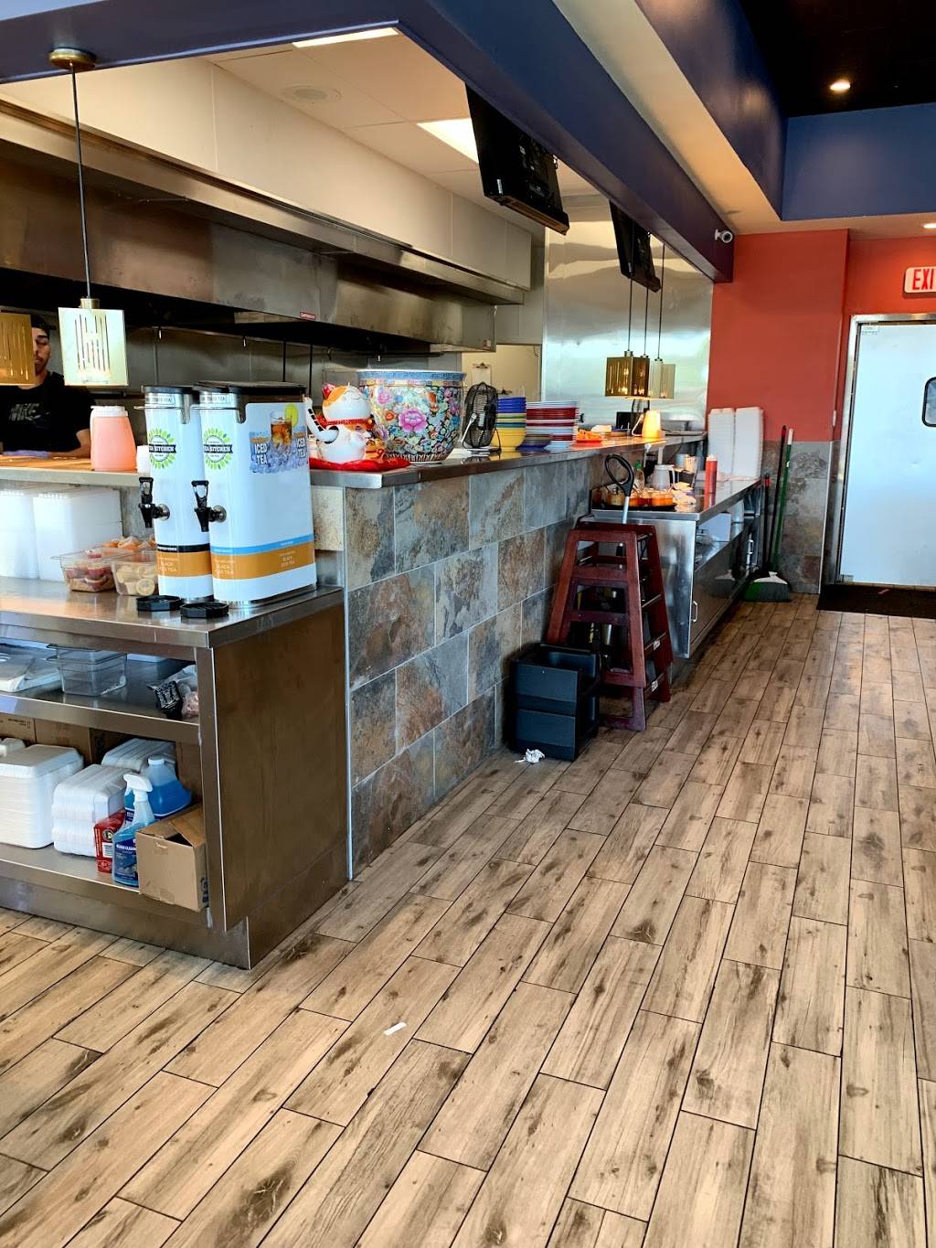 Wok Inn Asian Cafe | restaurant | 2230 SE Military Dr, San Antonio, TX 78223, USA | 2105969188 OR +1 210-596-9188