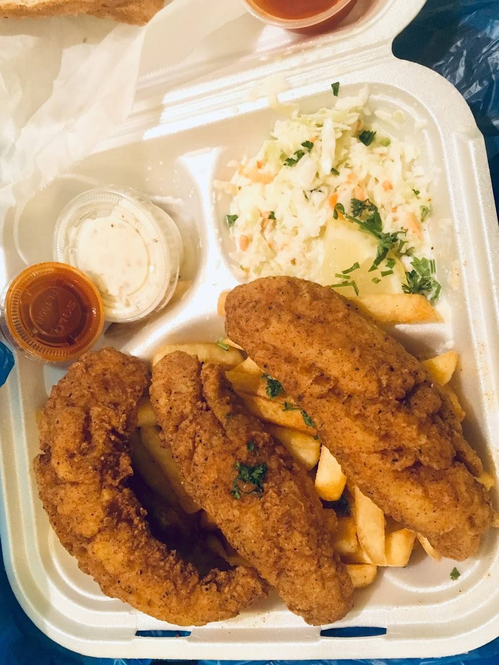 Sharks Seafood & Deli | restaurant | 3826 Lee Rd, Cleveland, OH 44128, USA | 2162951880 OR +1 216-295-1880