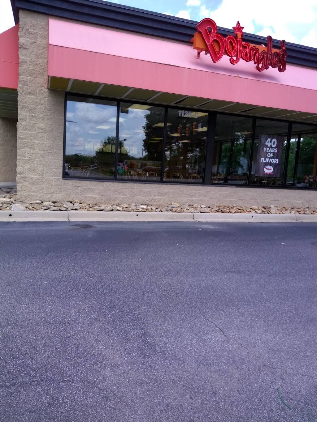 Bojangles Famous Chicken n Biscuits | restaurant | 1125 S 4th St, Hartsville, SC 29550, USA | 8433399097 OR +1 843-339-9097