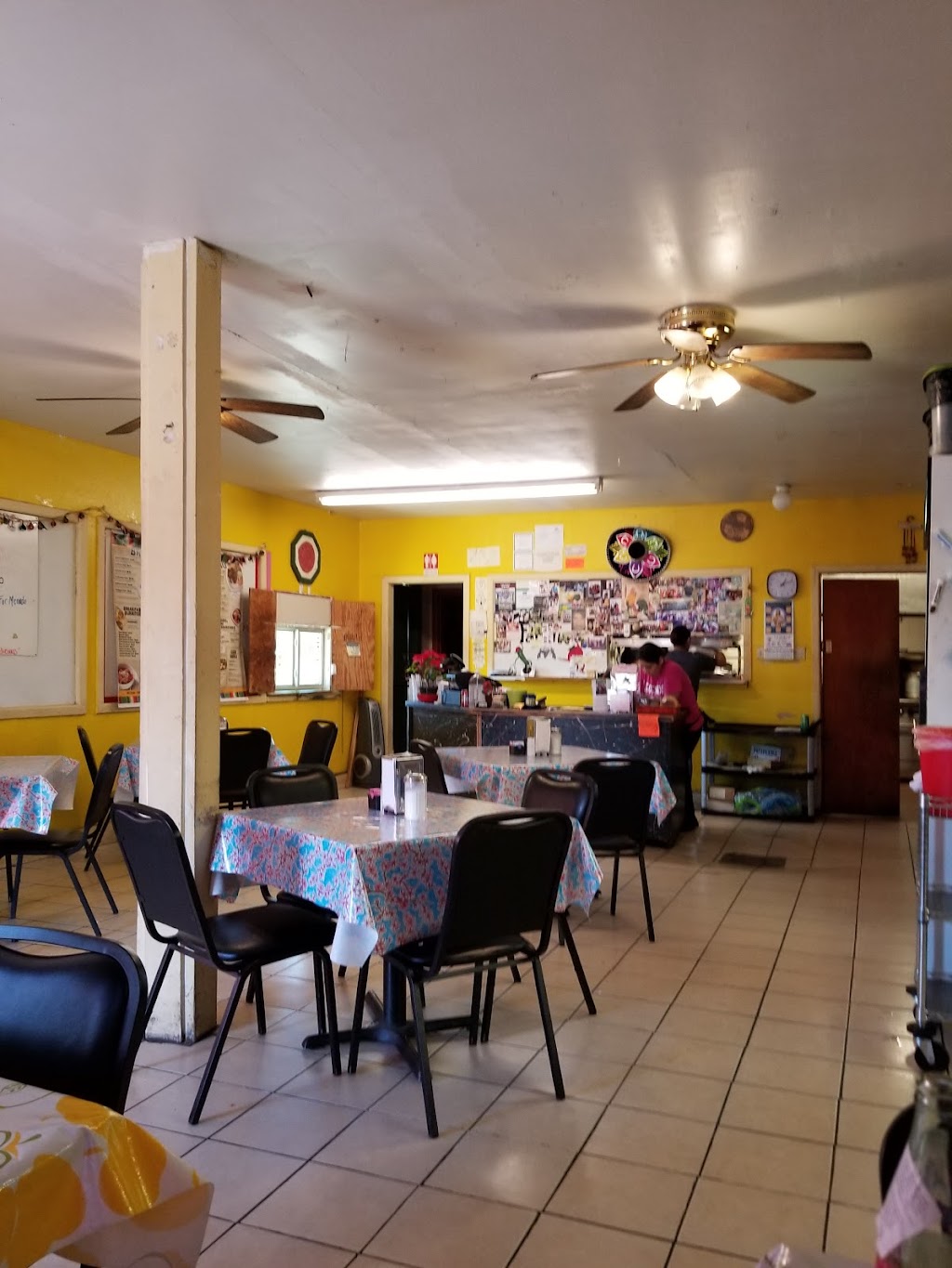 La Familia Restaurant | restaurant | 882 Grape St, Abilene, TX 79601, USA | 3256759919 OR +1 325-675-9919