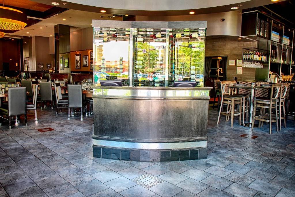 Mortons Grille | restaurant | 25 Waterway Ave, The Woodlands, TX 77380, USA | 8325850794 OR +1 832-585-0794