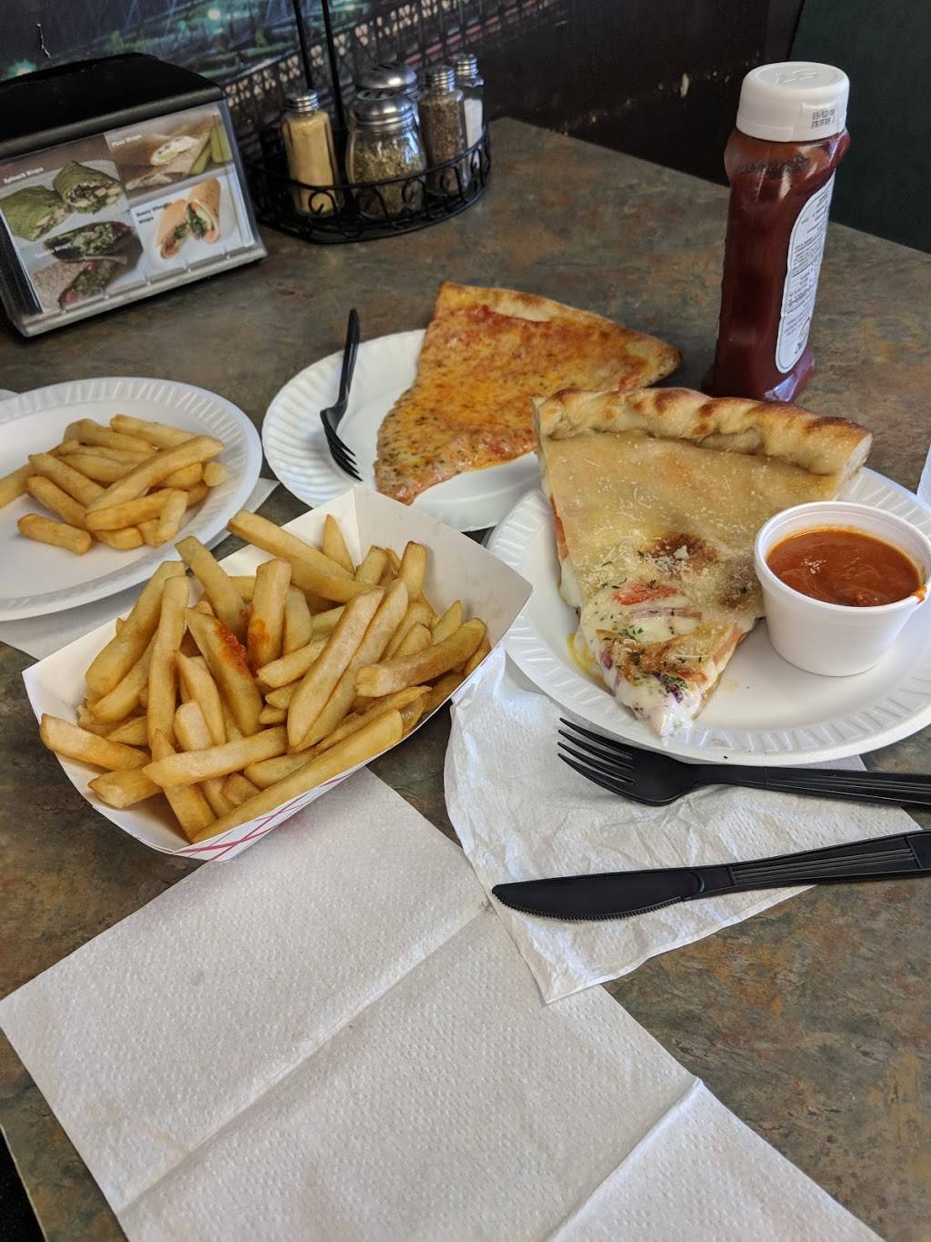 Chriss New York Pizzeria | restaurant | 128 N Reading Rd, Ephrata, PA 17522, USA | 7177216003 OR +1 717-721-6003