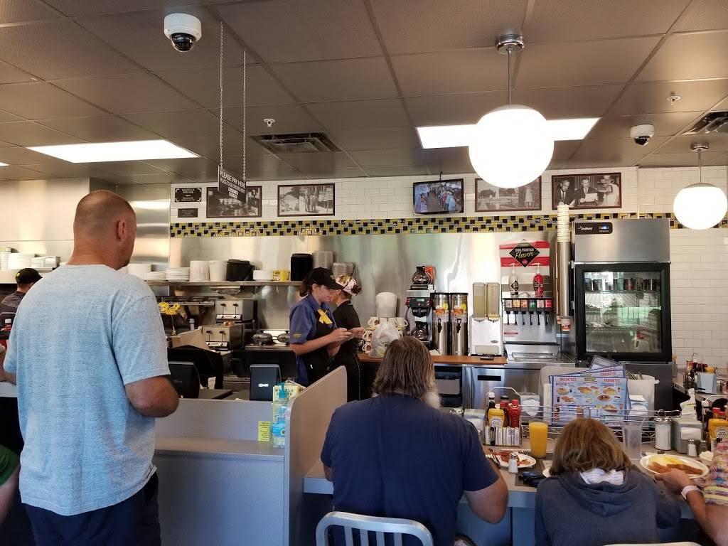 Waffle House | meal takeaway | 618 Beach Blvd, Biloxi, MS 39530, USA | 2282336115 OR +1 228-233-6115