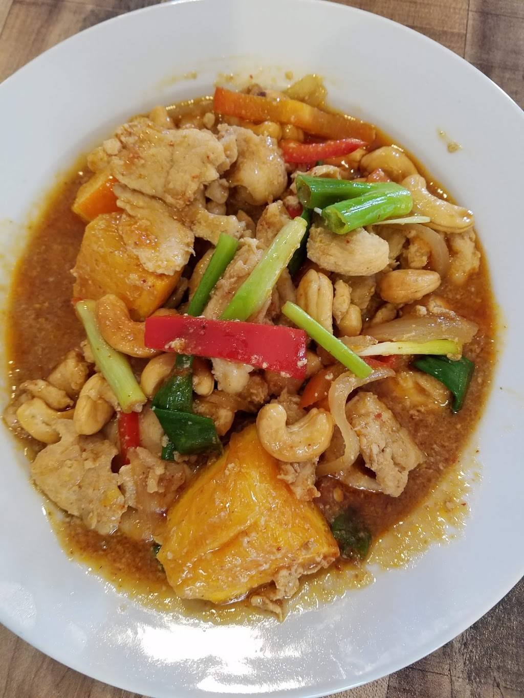 Thunwa Thai | restaurant | 10 S Commerce Ave, Front Royal, VA 22630, USA | 5406310616 OR +1 540-631-0616