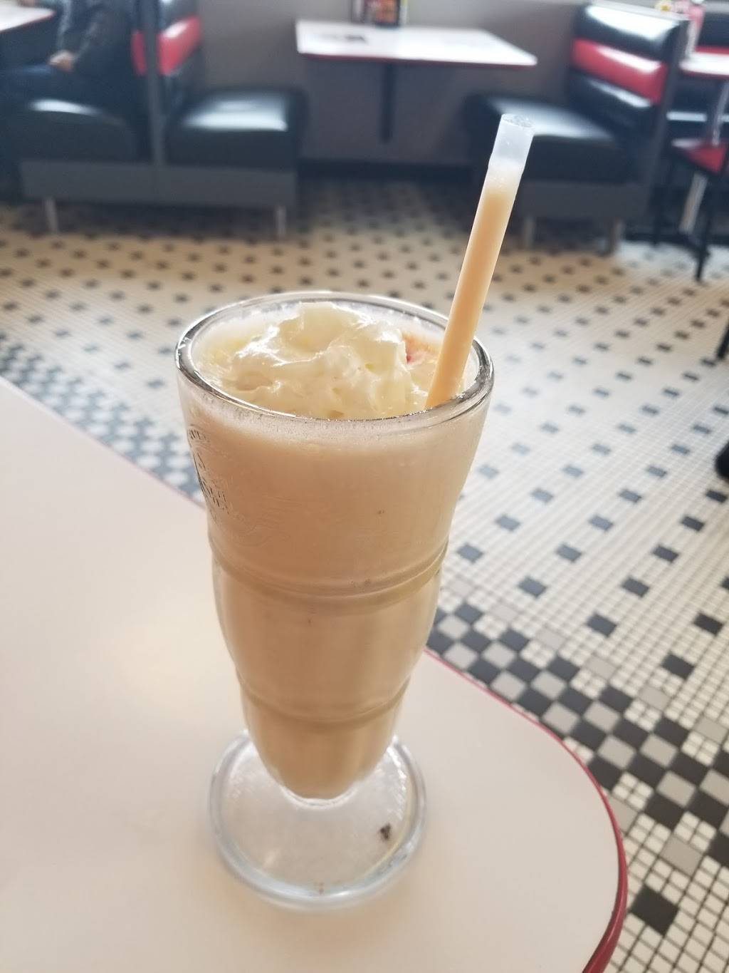 Steak n Shake | restaurant | 23 Executive Dr, New Castle, IN 47362, USA | 7655214514 OR +1 765-521-4514