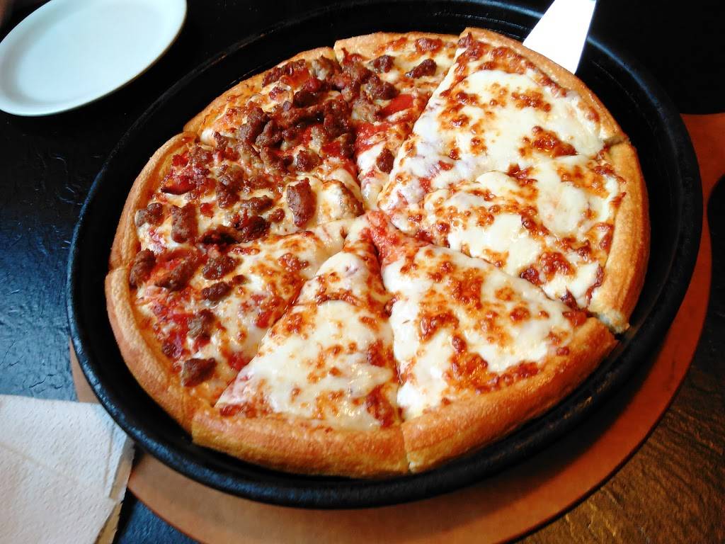 Pizza Hut | restaurant | 806 Bicycle Bridge Rd, Delphi, IN 46923, USA | 7655644545 OR +1 765-564-4545