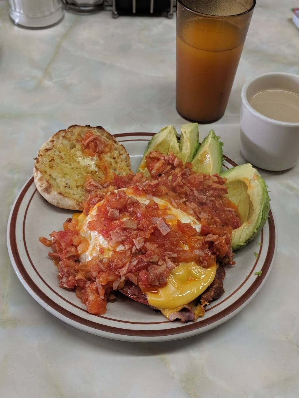 Donut Gallery Diner | restaurant | 83 Harbor Dr, Key Biscayne, FL 33149, USA | 3053619985 OR +1 305-361-9985