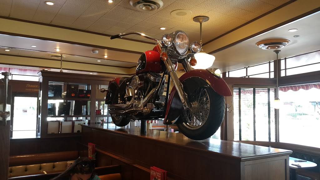 Rubys Diner | restaurant | 1128 W Lincoln Ave, Anaheim, CA 92805, USA | 7146357829 OR +1 714-635-7829