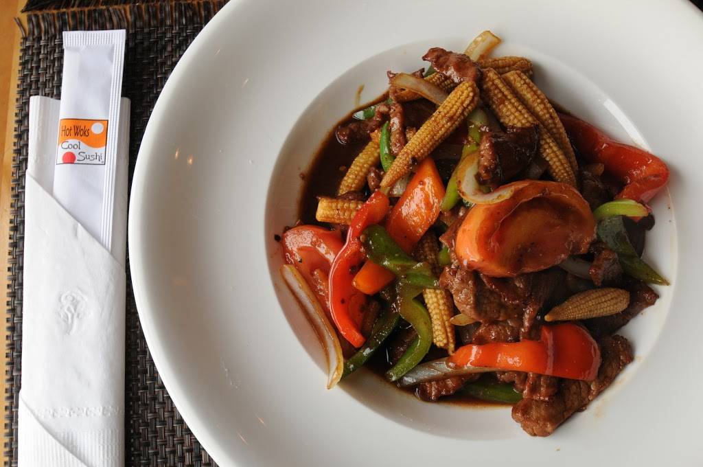 Hot Woks Cool Sushi | restaurant | 3930 N Pulaski Rd, Chicago, IL 60641, USA | 7732821818 OR +1 773-282-1818
