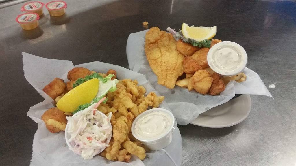 Vels Family Restaurant & Lounge | restaurant | 2352 Cranberry Hwy, West Wareham, MA 02576, USA | 5082953224 OR +1 508-295-3224