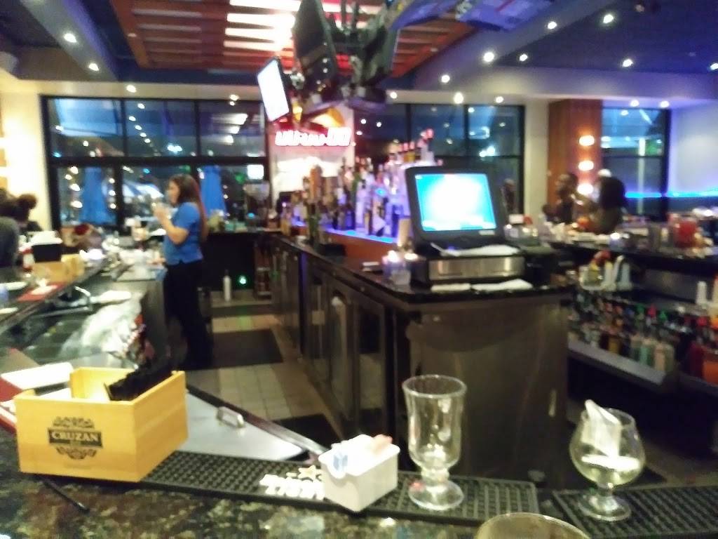 McLoones Pier House | restaurant | 141 National Plaza, Oxon Hill, MD 20745, USA | 3018390815 OR +1 301-839-0815