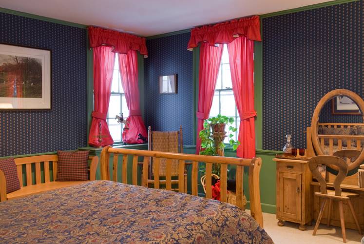 Clamber Hill Inn & Restaurant | restaurant | 111 N Main St, Petersham, MA 01366, USA | 9787248800 OR +1 978-724-8800