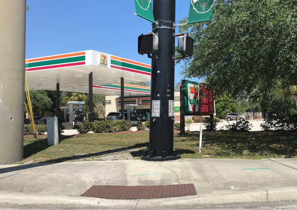 7-Eleven - Closed | bakery | 2000 Alafaya Trail, Oviedo, FL 32765, USA | 4073668677 OR +1 407-366-8677