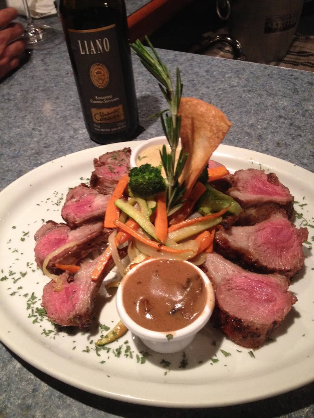 Resto Bistro Le Parissi | restaurant | 44 Rue Principale, Chénéville, QC J0V 1E0, Canada | 8194281200 OR +1 819-428-1200