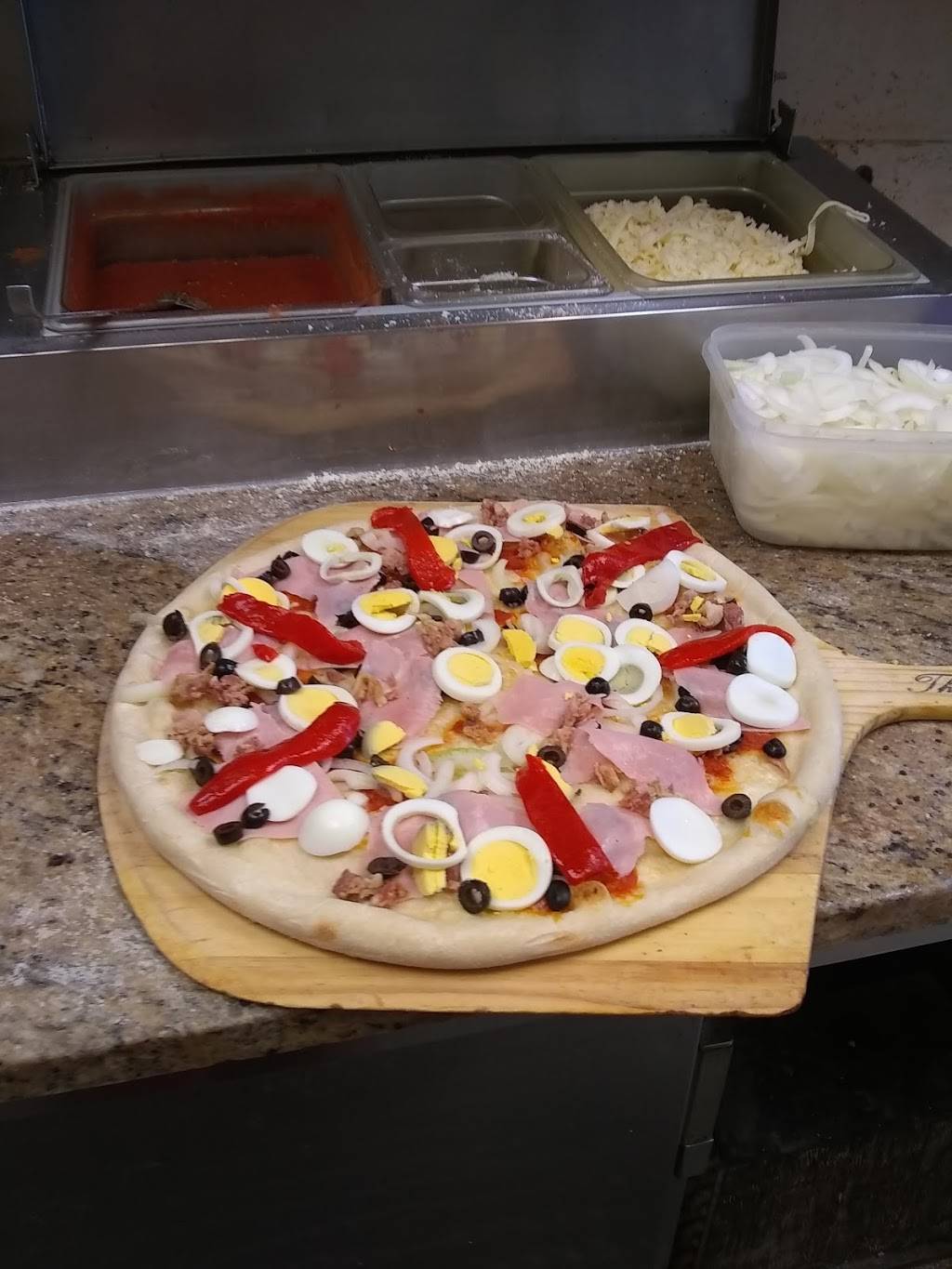 Mamma Ginas Pizza | restaurant | 61 2nd St, Mineola, NY 11501, USA | 5162942994 OR +1 516-294-2994