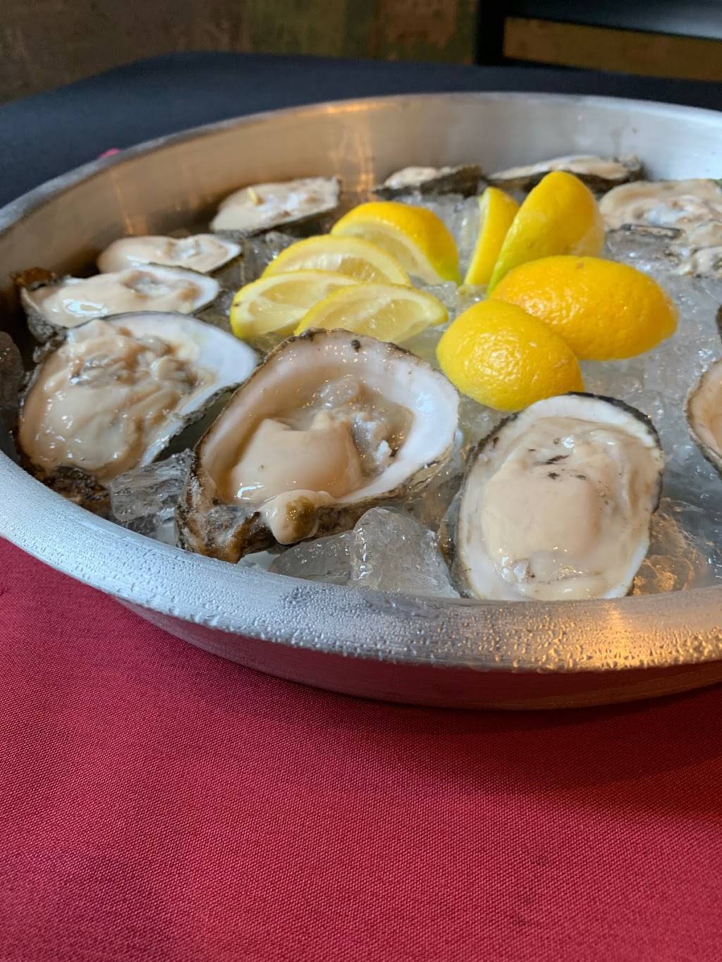 Jimbeauxs Bar & Grill | restaurant | 326 Camp St, New Orleans, LA 70130, USA | 5043452097 OR +1 504-345-2097