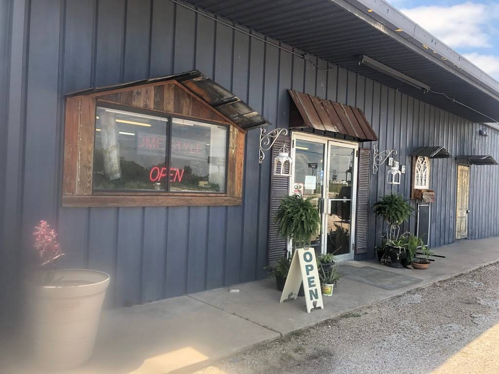 Floy Farm Interior Design & The Olde Town Tea Room & Bakery | bakery | 625 N La Grange St, Flatonia, TX 78941, USA | 3618652323 OR +1 361-865-2323