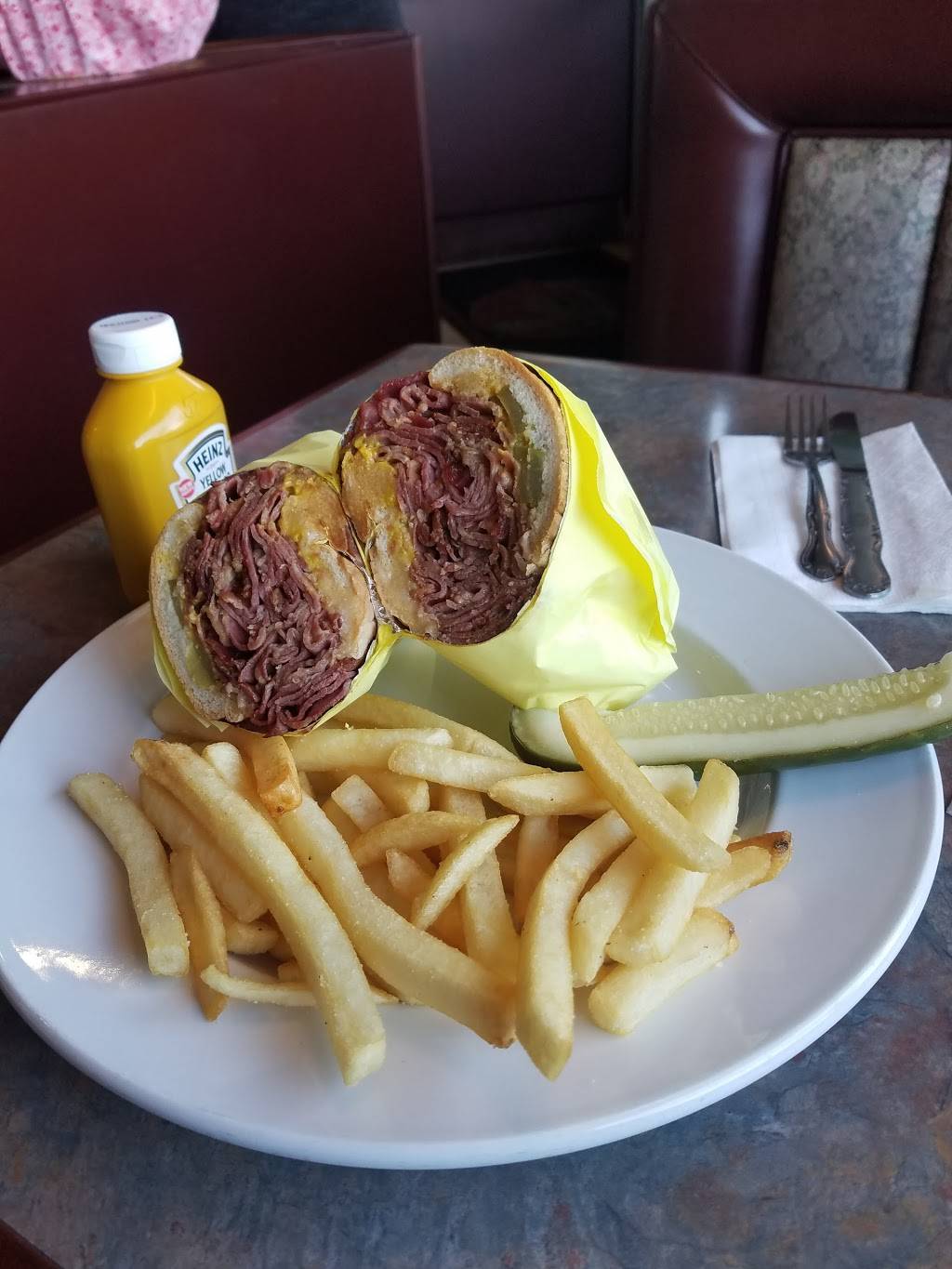 Pauls Place | restaurant | 7012 Orangethorpe Ave, Buena Park, CA 90621, USA | 7145225050 OR +1 714-522-5050