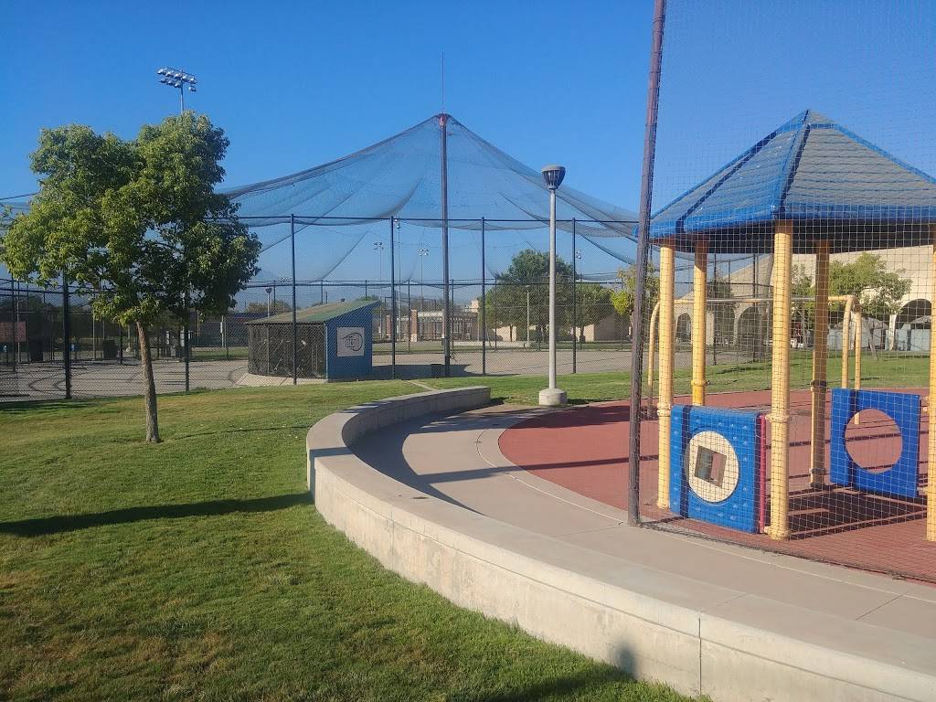 Big League Dreams Chino Hills | restaurant | 16333 Fairfield Ranch Rd, Chino Hills, CA 91709, USA | 9092876900 OR +1 909-287-6900