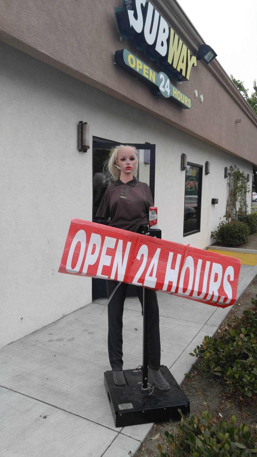 Subway | restaurant | 645 S Ventura Rd, Oxnard, CA 93030, USA | 8058324383 OR +1 805-832-4383