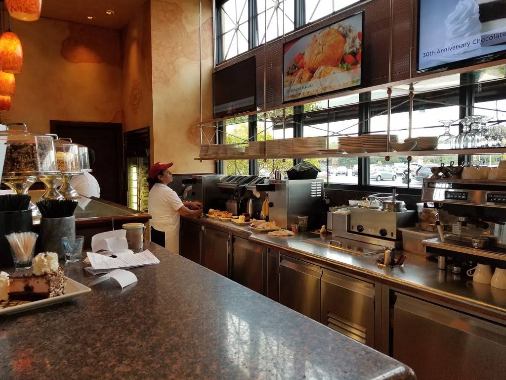 The Cheesecake Factory | restaurant | 930 Milwaukee Ave, Lincolnshire, IL 60069, USA | 8479552350 OR +1 847-955-2350