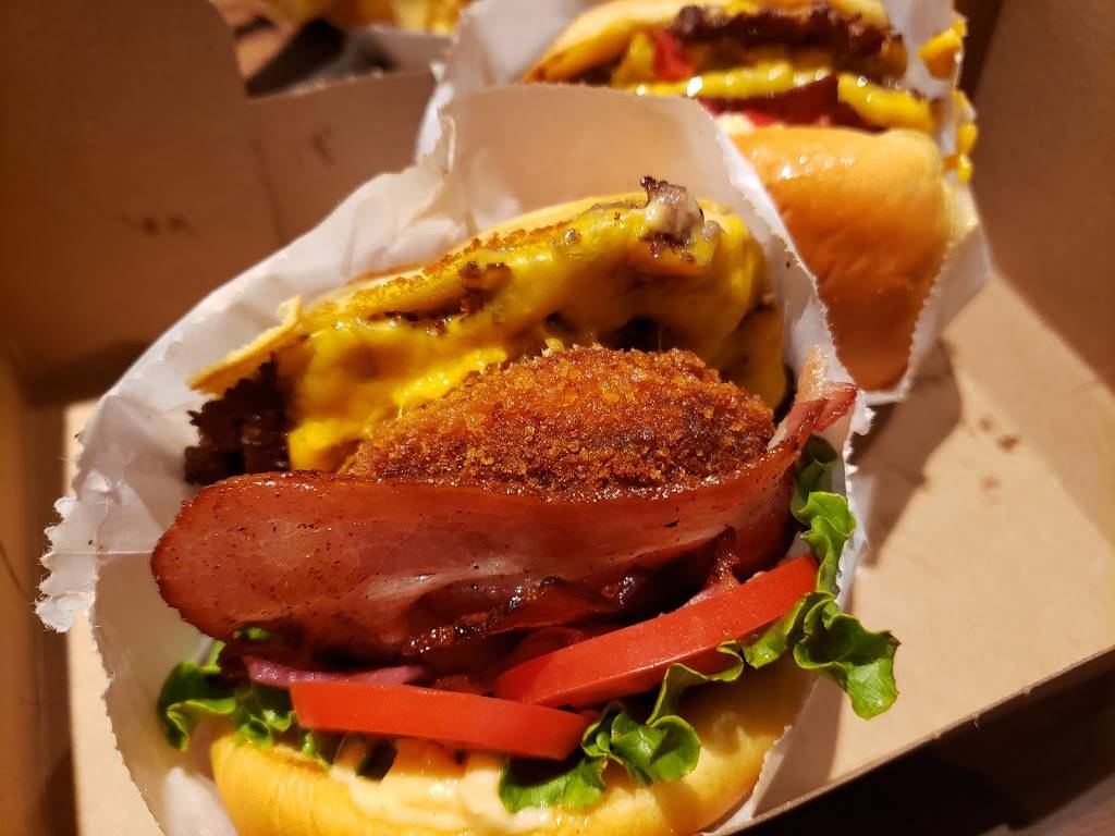 Shake Shack | restaurant | 296 Constitution Dr, Virginia Beach, VA 23462, USA | 7574274480 OR +1 757-427-4480