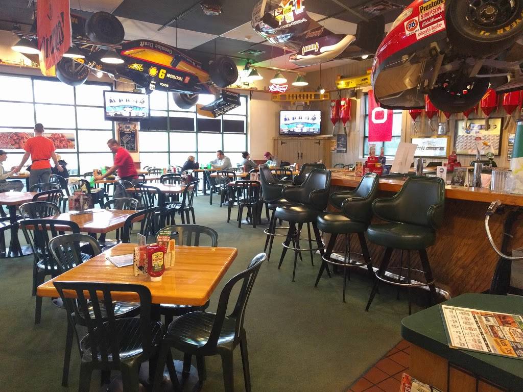 Quaker Steak & Lube | restaurant | 8500 Lyra Dr, Columbus, OH 43240, USA | 6144309464 OR +1 614-430-9464