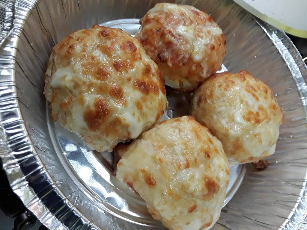 Tatys Pizza | restaurant | 6540 Avenue de Darlington, Montréal, QC H3S 2J3, Canada | 5147348289 OR +1 514-734-8289