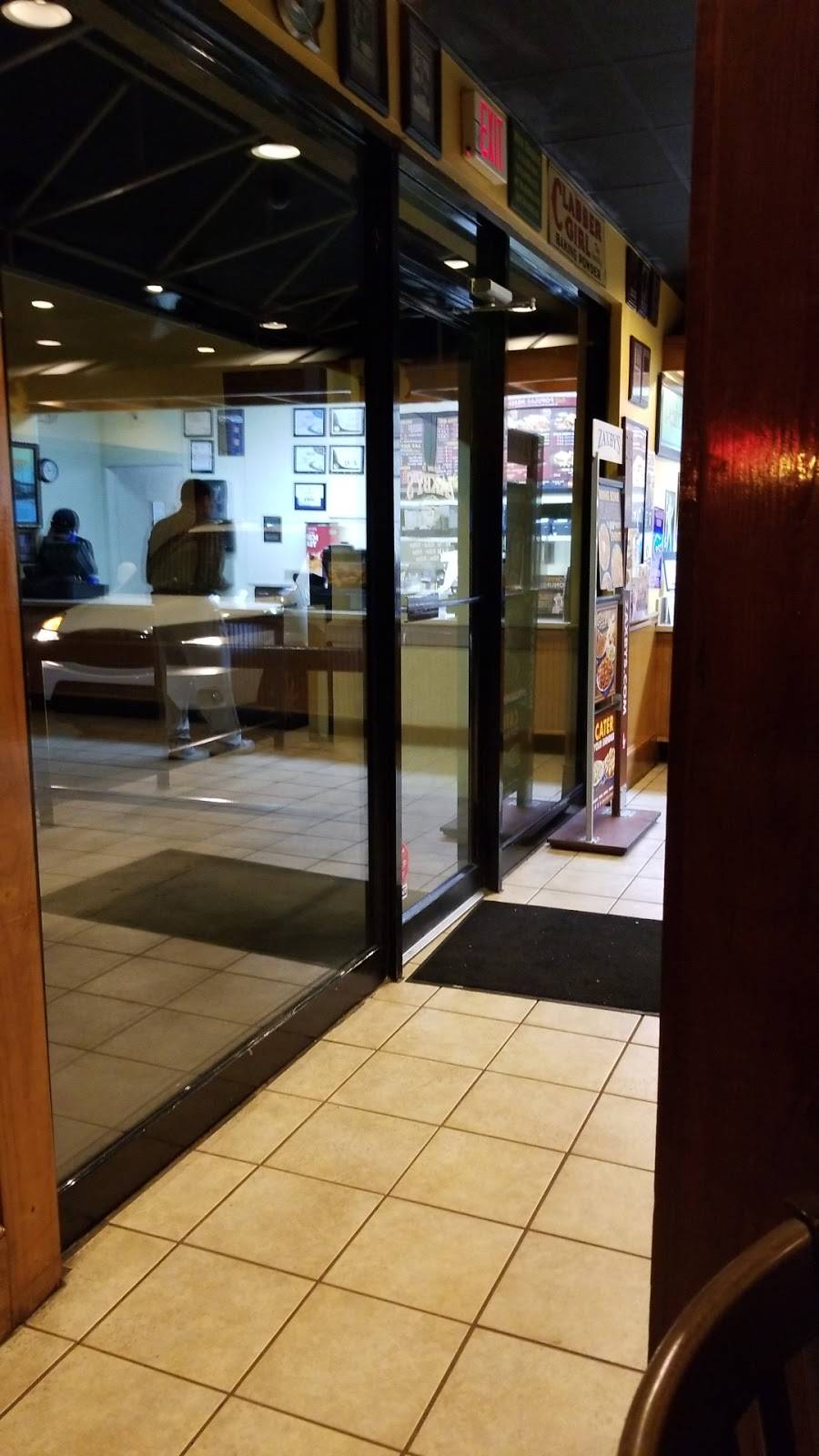 Zaxbys Chicken Fingers & Buffalo Wings | restaurant | 2424 NW 43rd St, Gainesville, FL 32606, USA | 3523768700 OR +1 352-376-8700