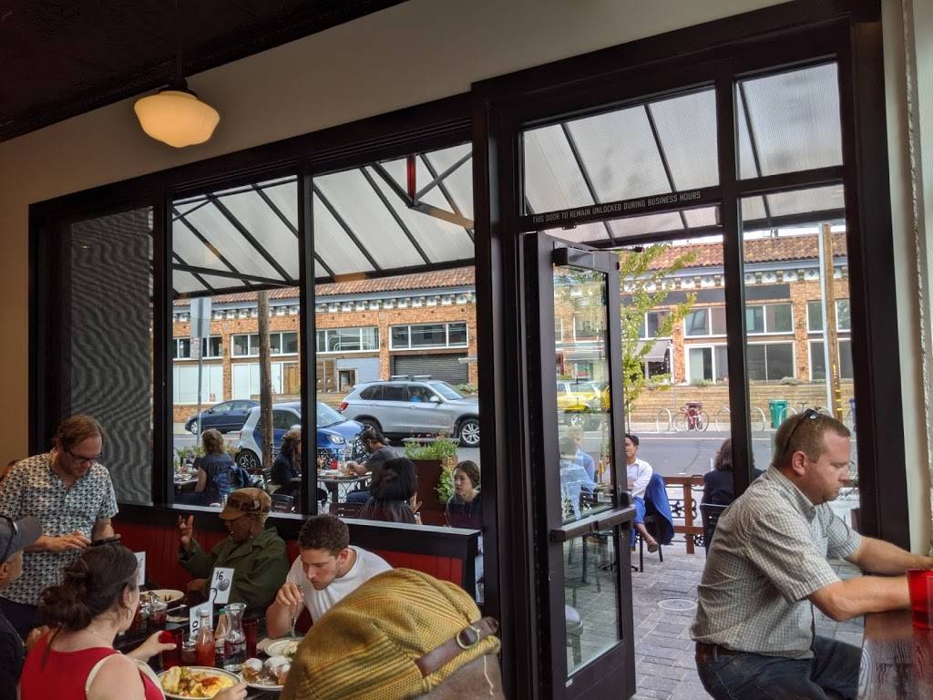 Brendas | restaurant | 4045 Broadway #101, Oakland, CA 94611, USA | 5109290510 OR +1 510-929-0510