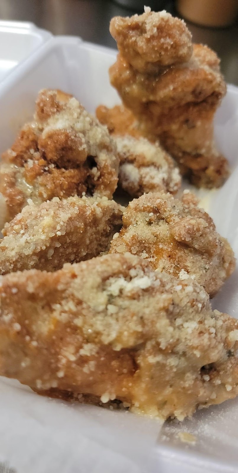 Roosters Chicken & Waffles Manchester | restaurant | 394 Middle Turnpike W, Manchester, CT 06040, USA | 8607912277 OR +1 860-791-2277