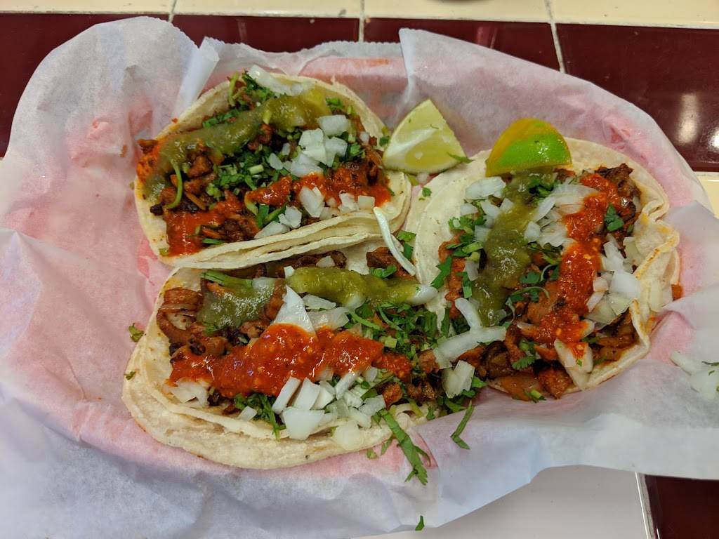 Carmelas Taqueria | restaurant | 1206 W Lawrence Ave, Chicago, IL 60640, USA | 7732755321 OR +1 773-275-5321