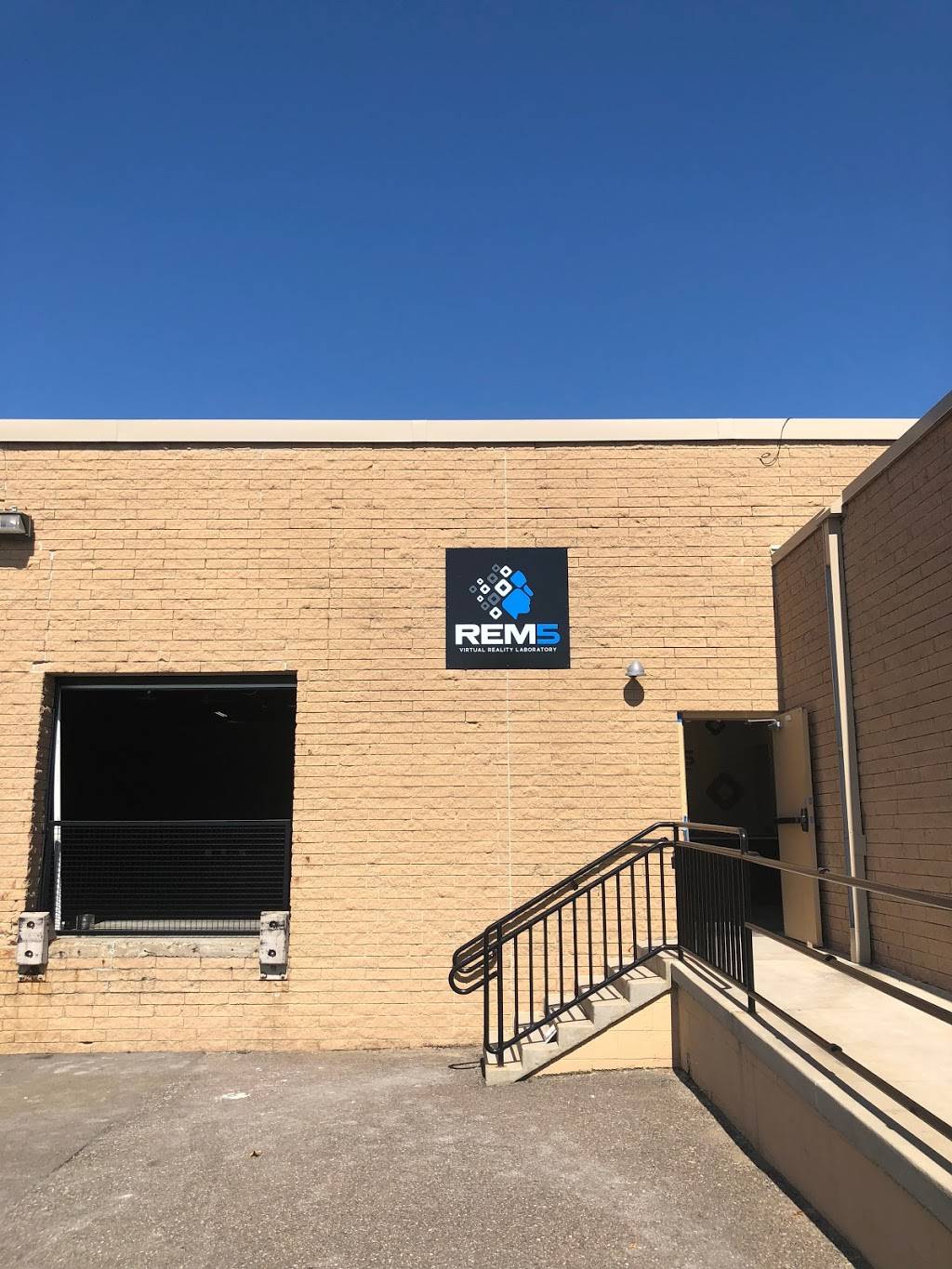 REM5 Virtual Reality Laboratory | restaurant | 4950 W 35th St, St Louis Park, MN 55416, USA | 9528557592 OR +1 952-855-7592