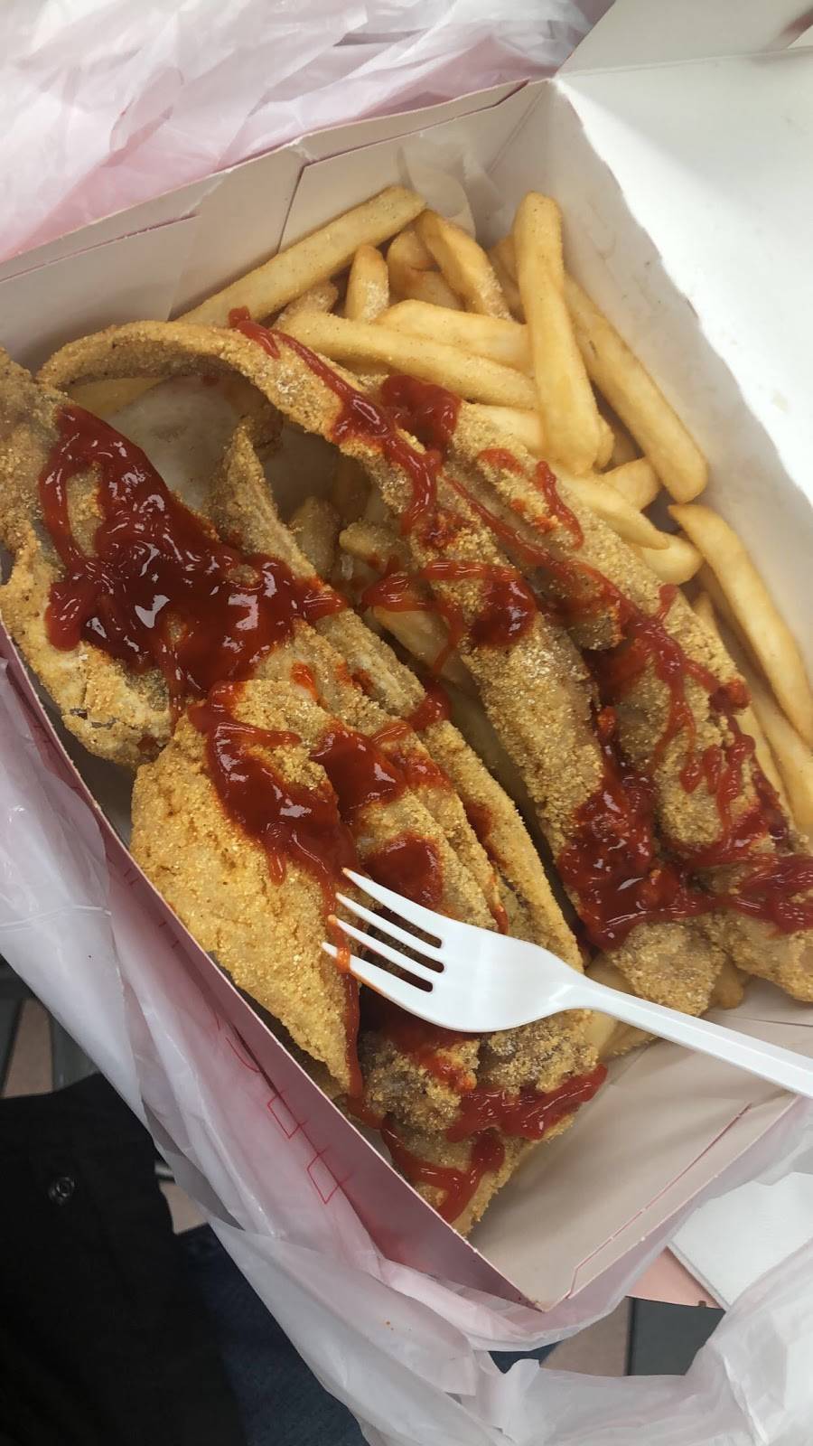 Hip Hop Fish & Chicken | restaurant | 912 Taylor Ave, Towson, MD 21286, USA | 4103216565 OR +1 410-321-6565