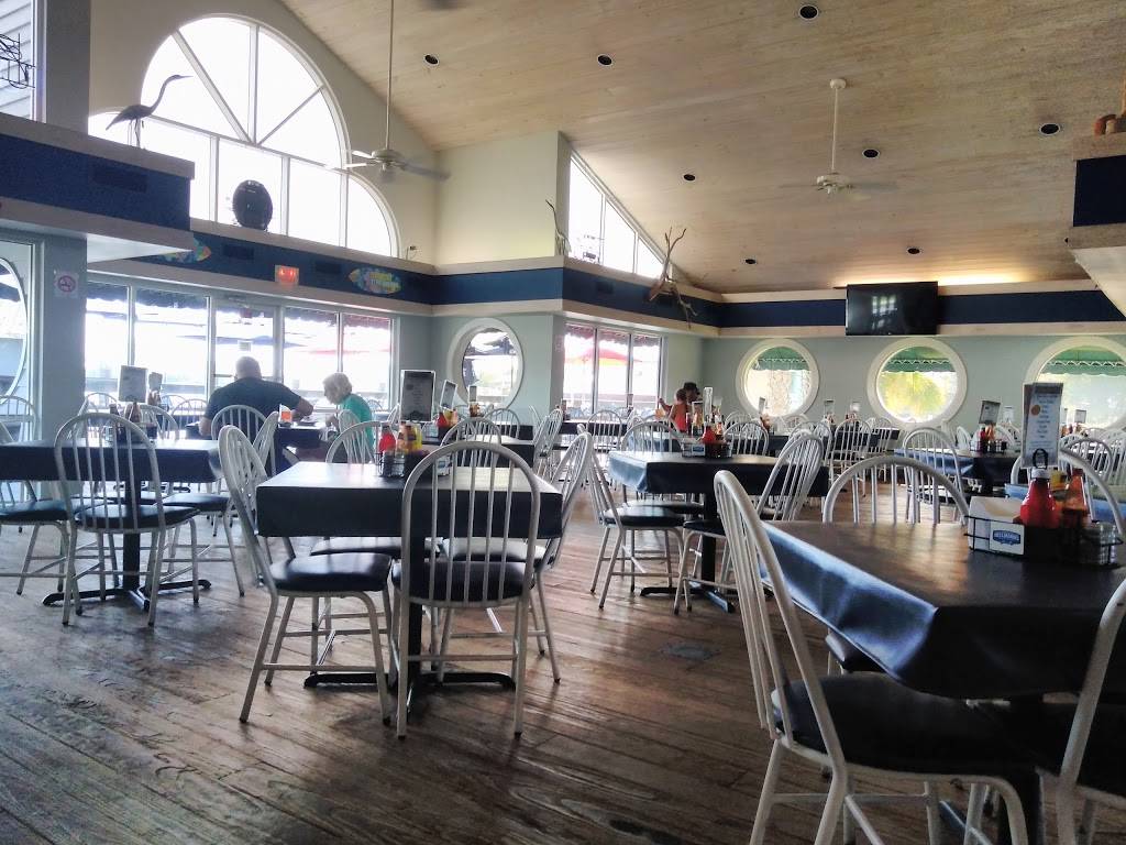 Charlies Fish House Restaurant | restaurant | 224 US-19, Crystal River, FL 34428, USA | 3527953949 OR +1 352-795-3949