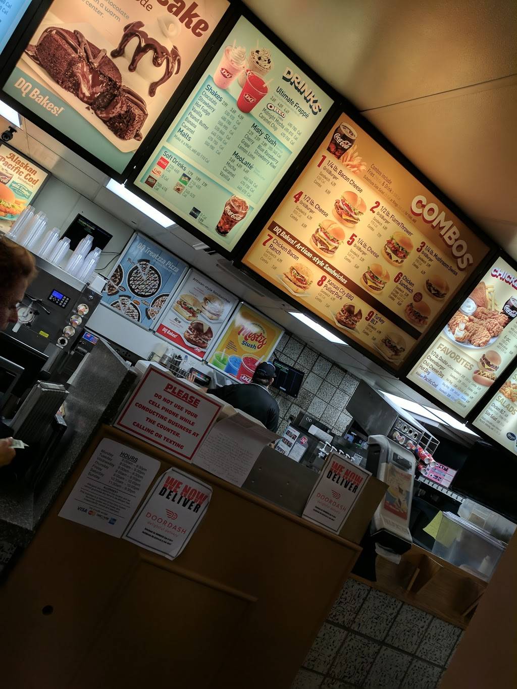 Dairy Queen | restaurant | 2770 Dundee Rd, Northbrook, IL 60062, USA | 8474982571 OR +1 847-498-2571