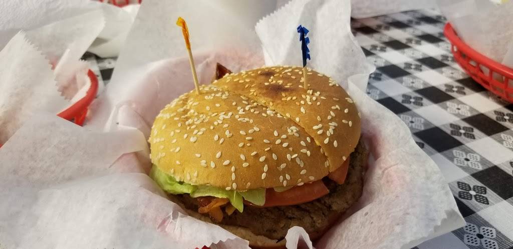 Armandos Restaurant | restaurant | 7032 Lee Hwy, Chattanooga, TN 37421, USA | 4238550772 OR +1 423-855-0772