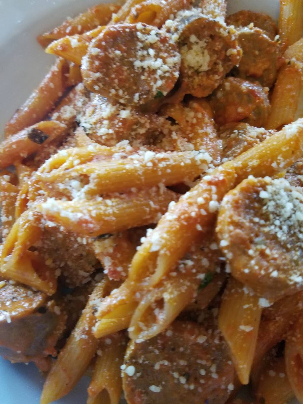 Cafe Gianni Giannis Italian | restaurant | 425 Alexander St, Mt Dora, FL 32757, USA | 3527353327 OR +1 352-735-3327