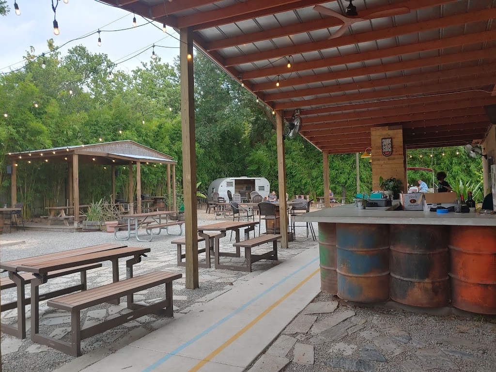 Swine & Sons | restaurant | 200 N Myrtle Ave, Sanford, FL 32771, USA | 3213634647 OR +1 321-363-4647