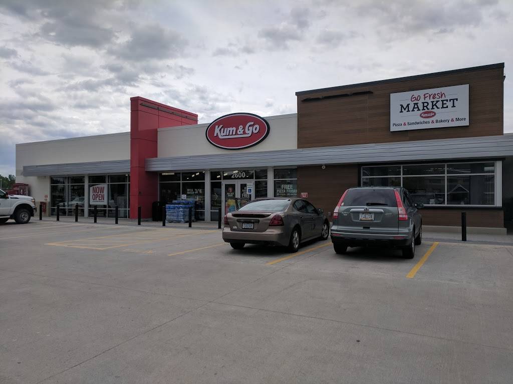 Kum & Go | meal takeaway | 2600 Holiday Rd, Coralville, IA 52241, USA | 3193373136 OR +1 319-337-3136