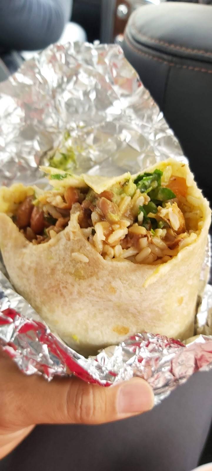 Chipotle Mexican Grill | restaurant | 13203 W Center Rd, Omaha, NE 68144, USA | 4026974903 OR +1 402-697-4903