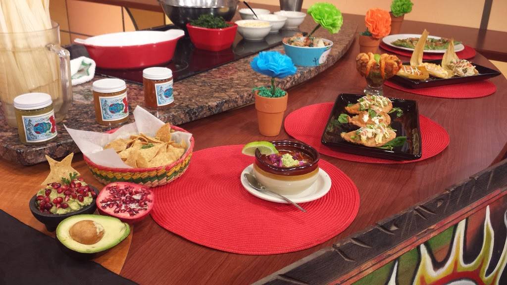 Estrella Negra | restaurant | 2346 W Fullerton Ave, Chicago, IL 60647, USA | 7732275993 OR +1 773-227-5993