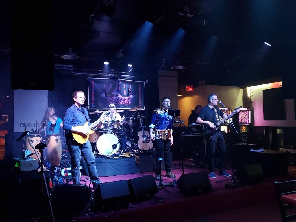 Fenders | restaurant | 8333 Market Exchange Drive, Westerville, OH 43081, USA | 6144364984 OR +1 614-436-4984