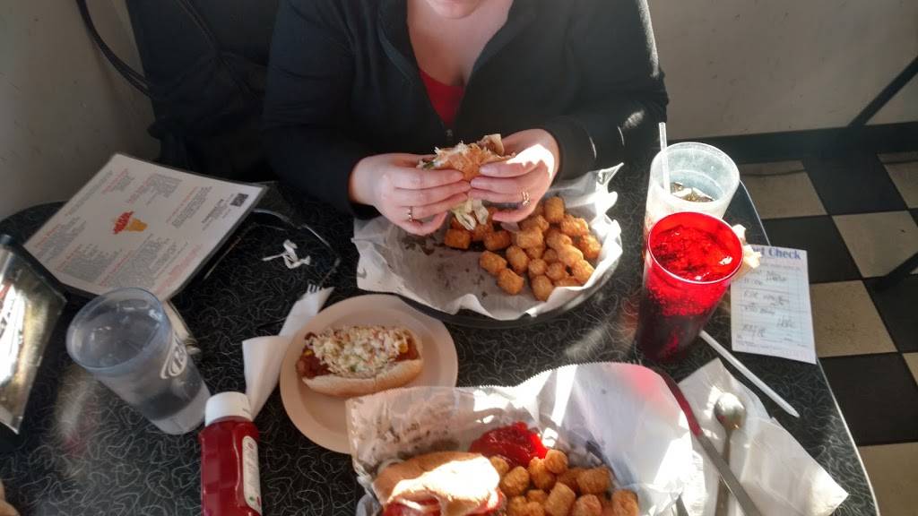 Dixie Freeze | restaurant | 200 Elm Ave, South Pittsburg, TN 37380, USA | 4238376423 OR +1 423-837-6423